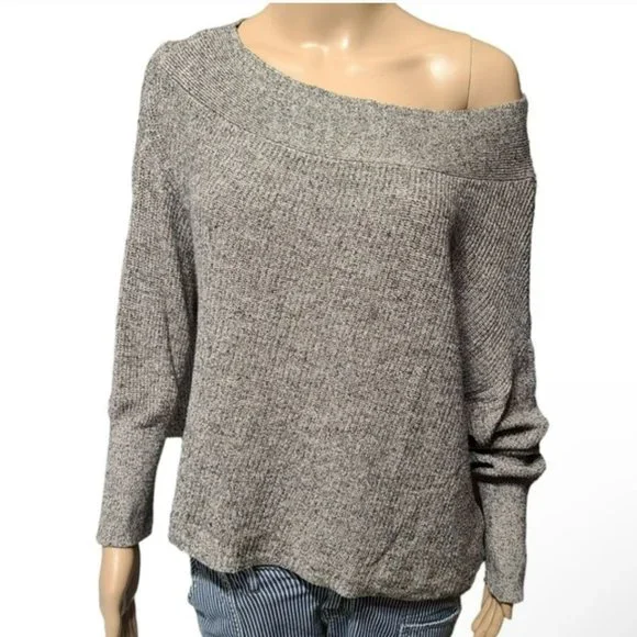 Free People Size Small Off The Shoulder Oversized Lightweight Sweater - Picture 2 of 11